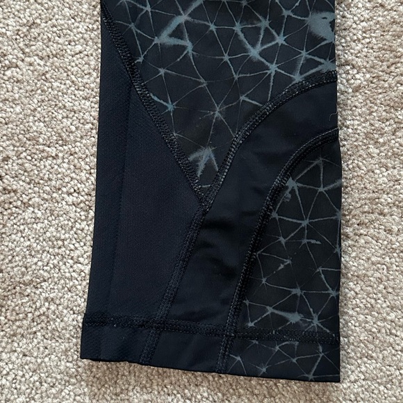 Lululemon Run: Inspire Crop II - Picture 8 of 11